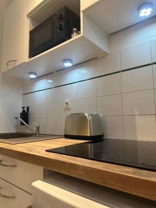 Appartement Neuf Entierement Equipe Proche Centre 阿棉 外观 照片