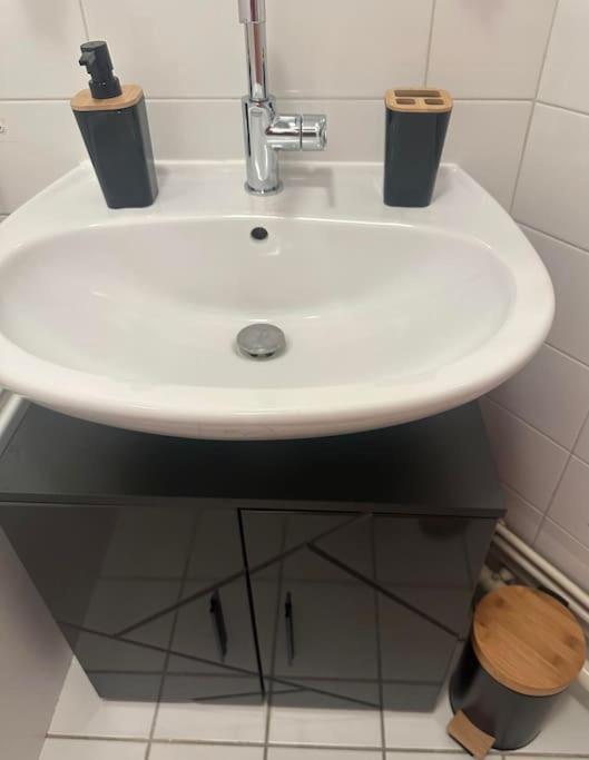 Appartement Neuf Entierement Equipe Proche Centre 阿棉 外观 照片