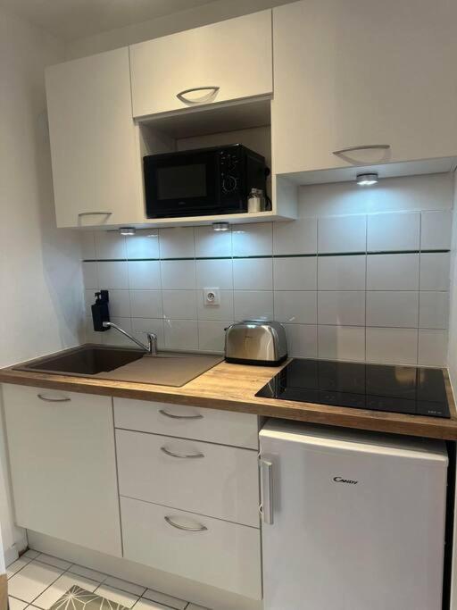 Appartement Neuf Entierement Equipe Proche Centre 阿棉 外观 照片